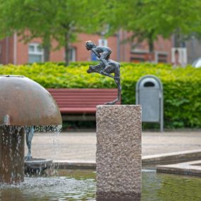 Sculpture, Leapfrog, Helle Rask Crawford