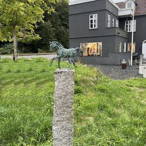 Sculpture, The golden Horse, Helle Rask Crawford