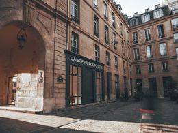 Photography, Sur les pas d'Emily in Paris, Théo Castillon