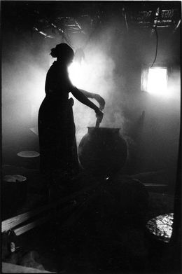 Fotografien, La bouilleuse de cru, Nyandira, Tanzanie, Frédéric Noy