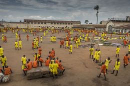 Fotografien, La foule détenue, Frédéric Noy
