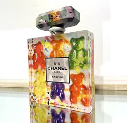 Sculpture, Chanel n°5 bottle, pop art gummy, Patrick Cornée