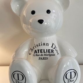 Skulpturen, Teddy Dior, Naor