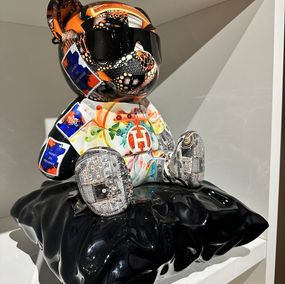 Sculpture, Bear coussin Admit one, Naor