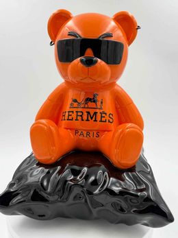 Sculpture, Ourson Hermès orange sur coussin noir, Naor