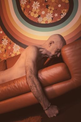 Photographie, The Boomer Collection - Un Anonyme Nu Dans Le Salon - HB3170, Idan Wizen