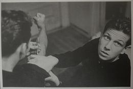 Photographie, 21. Billy Mann holding Timmy Tarr's arm (from Tulsa), 1968 - 1971., Larry Clark