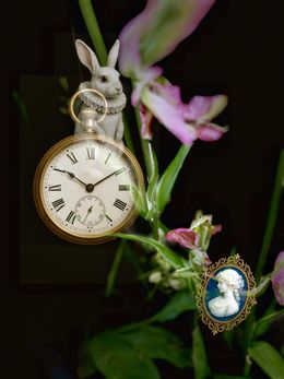 Édition, Alice In Wonderland and The Time Travellers Boutique, Victoria Horkan