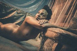 Photography, Sanitized - HB1933 - Un Anonyme Nu Dans Le Salon, Idan Wizen