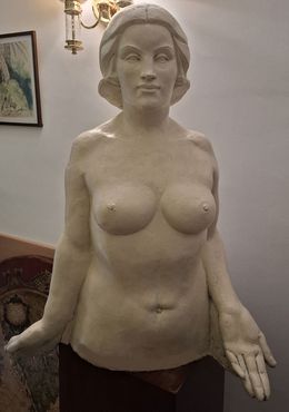 Sculpture, Dona4 Plantada, Maria Brugués I Gallego