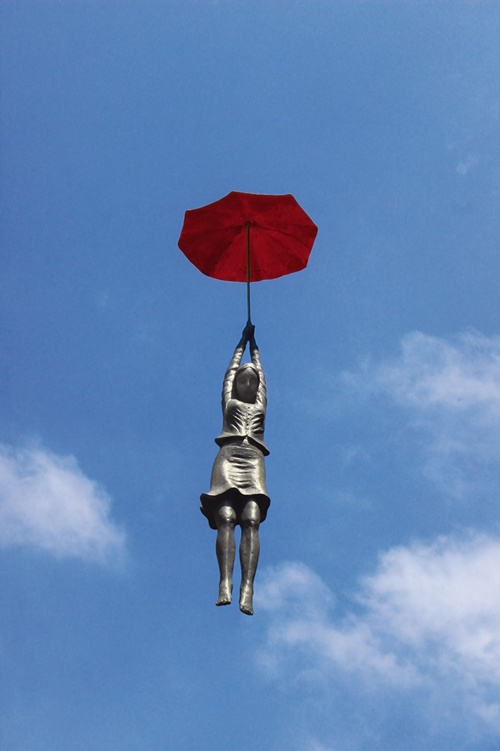 Laura Samori, Femme parasol, Arles Laura Samori, Femme parasol, Arles
