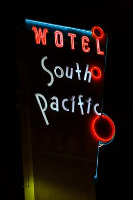 Fotografia, Wotel At Night. Color Photography, Juan Pablo Castro
