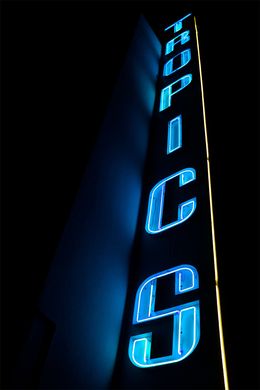 Fotografia, Very Tropical But At Night. Color Photography, Juan Pablo Castro