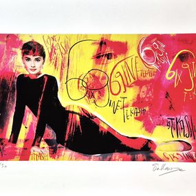 Drucke, White Dove (Audrey Hepburn), Pellarose