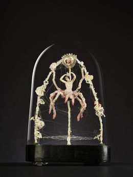 Skulpturen, Pink Widow, Lucie De Syracuse