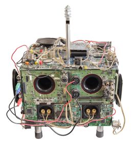 Design, Mégahertz - Art décalé sonore et connecté, assemblage de composants électroniques, Thierry Blandin dit ARTRONIQ