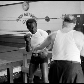 Photographie, Miles Davis warming up with a trainer at Gleason's Gym, Glen Craig