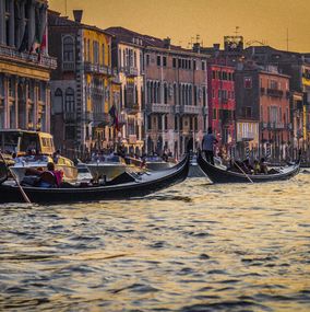 Fotografien, Fleet of gondolas in the grand canal on a sunset, Jose Correa