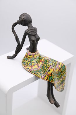 Escultura, Femme assise à la robe jaune, Yannick Le Bloas