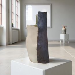 Design, La fierté face à la douleur, Milcheva Emilia