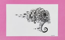 Disegno, Un sèche-cheveux dans un salon élégant à Paris - Série Arabesques monochromes, Marybulle
