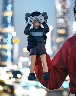 Scultura, Squid Game Chul-su Tribute, Kaws