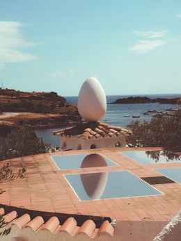 Photography, Dalí's iconic egg in Portlligat, Arantza NT Photography
