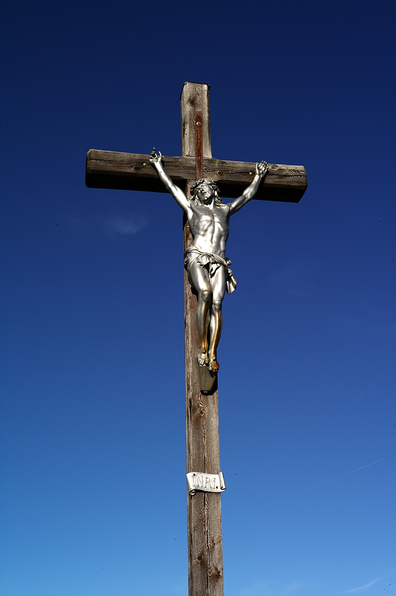 Feng Hatat, Christ Feng Hatat, Christ