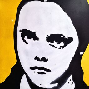 Laszlo Gonzo, Mercredi Addams - Yellow Laszlo Gonzo, Mercredi Addams - Yellow