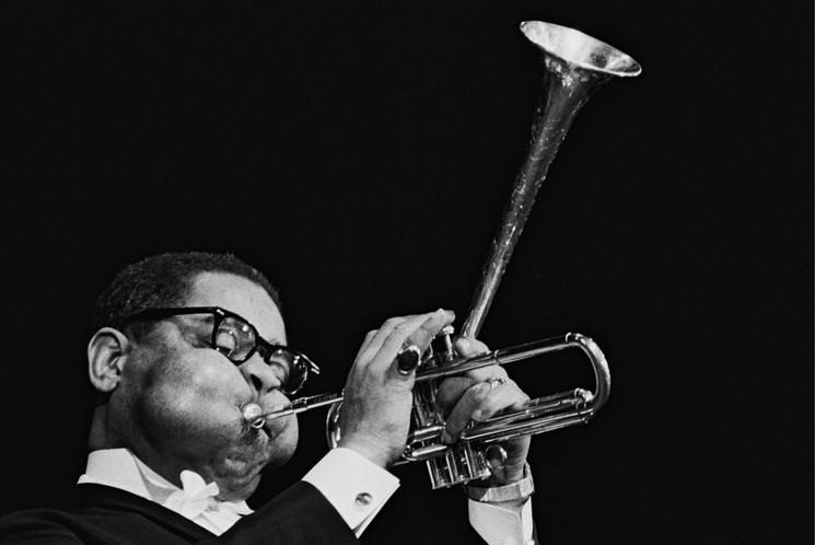 Dizzy Gillespie Olympia Paris Por Herve Gloaguen 1965 Fotografia Artsper 450957