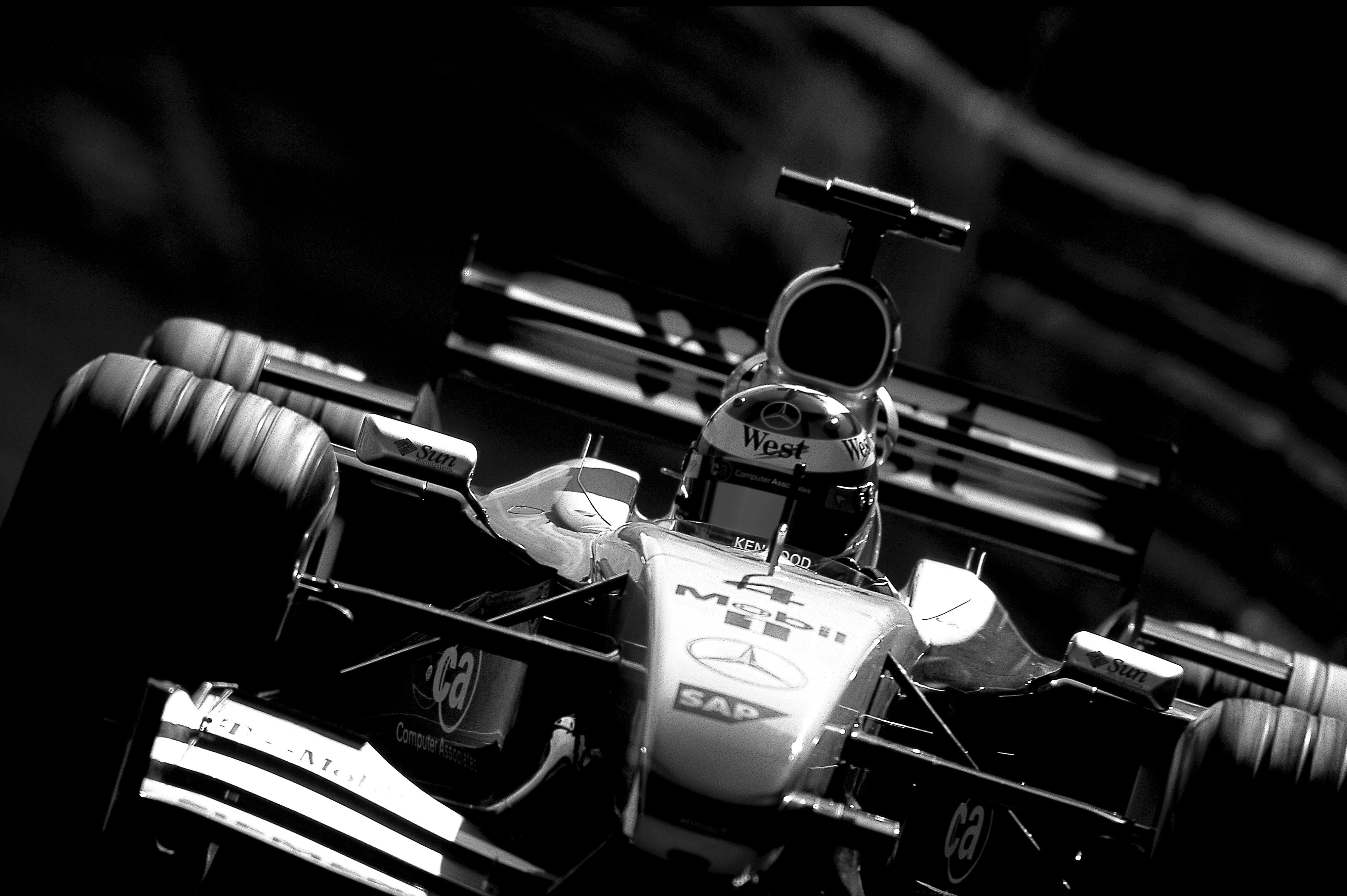 Dominique Leroy, Mika Hakkinen. MacLaren Dominique Leroy, Mika Hakkinen. MacLaren