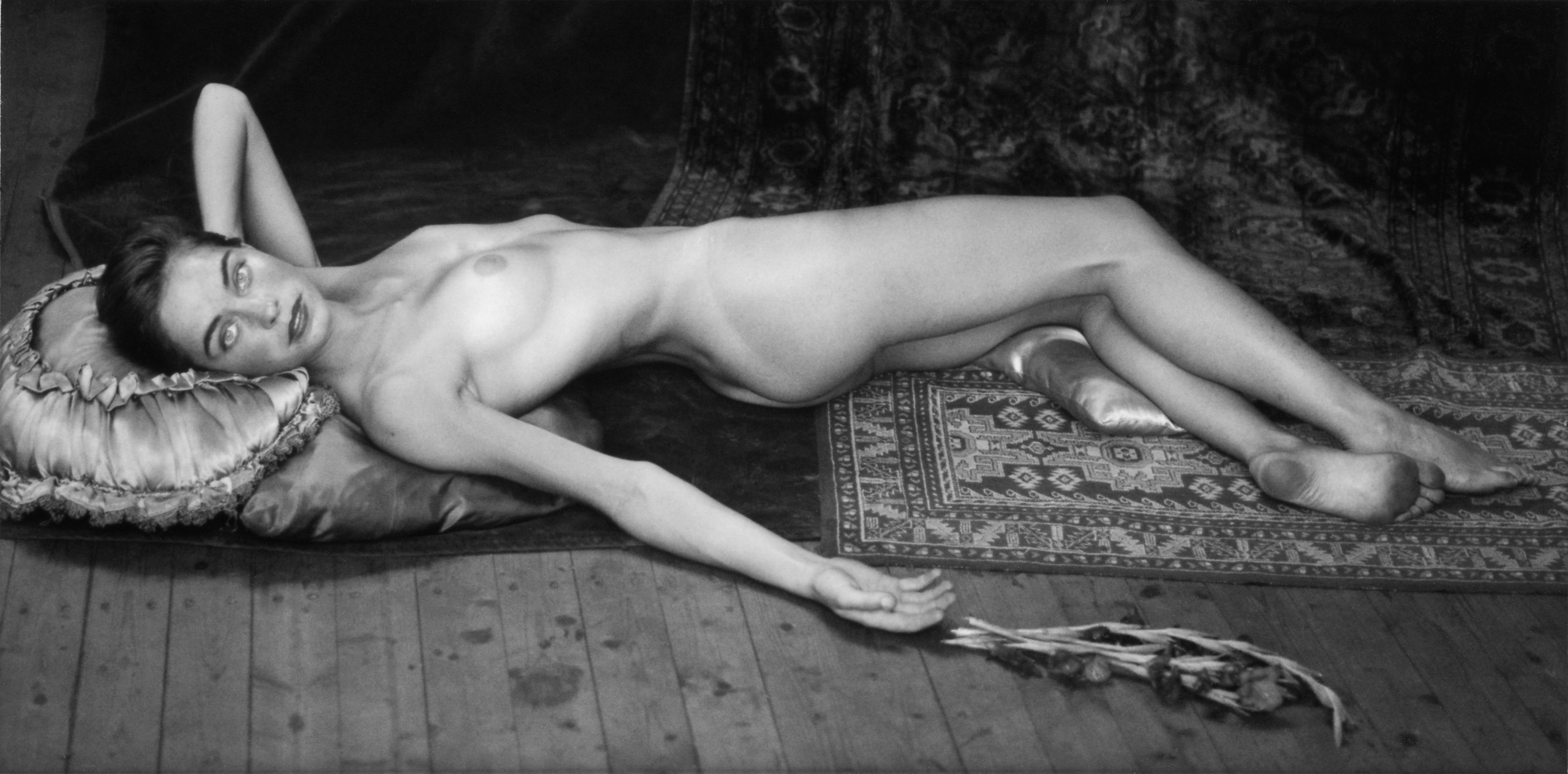 Matthias Leupold, De la série: La beauté des femmes - Sur une planche dure Matthias Leupold, De la série: La beauté des femmes - Sur une planche dure