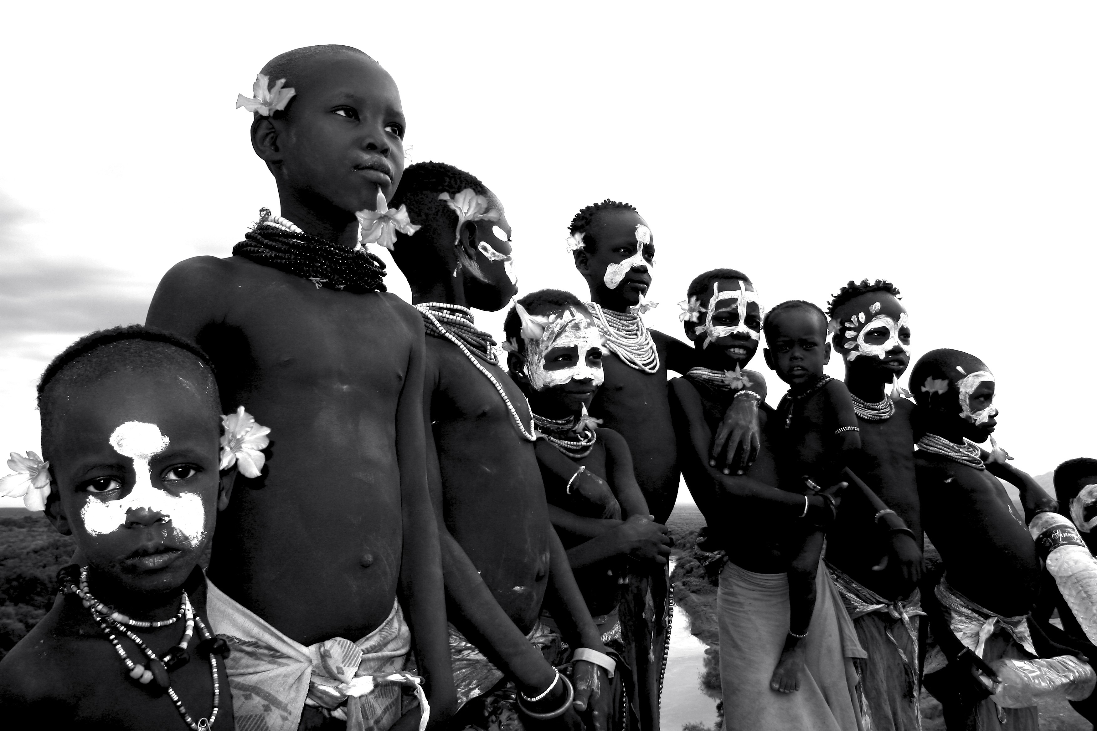 Dominique Leroy, Enfants Kaeo. Vallée de L'Omo. Ethiopie Dominique Leroy, Enfants Kaeo. Vallée de L'Omo. Ethiopie
