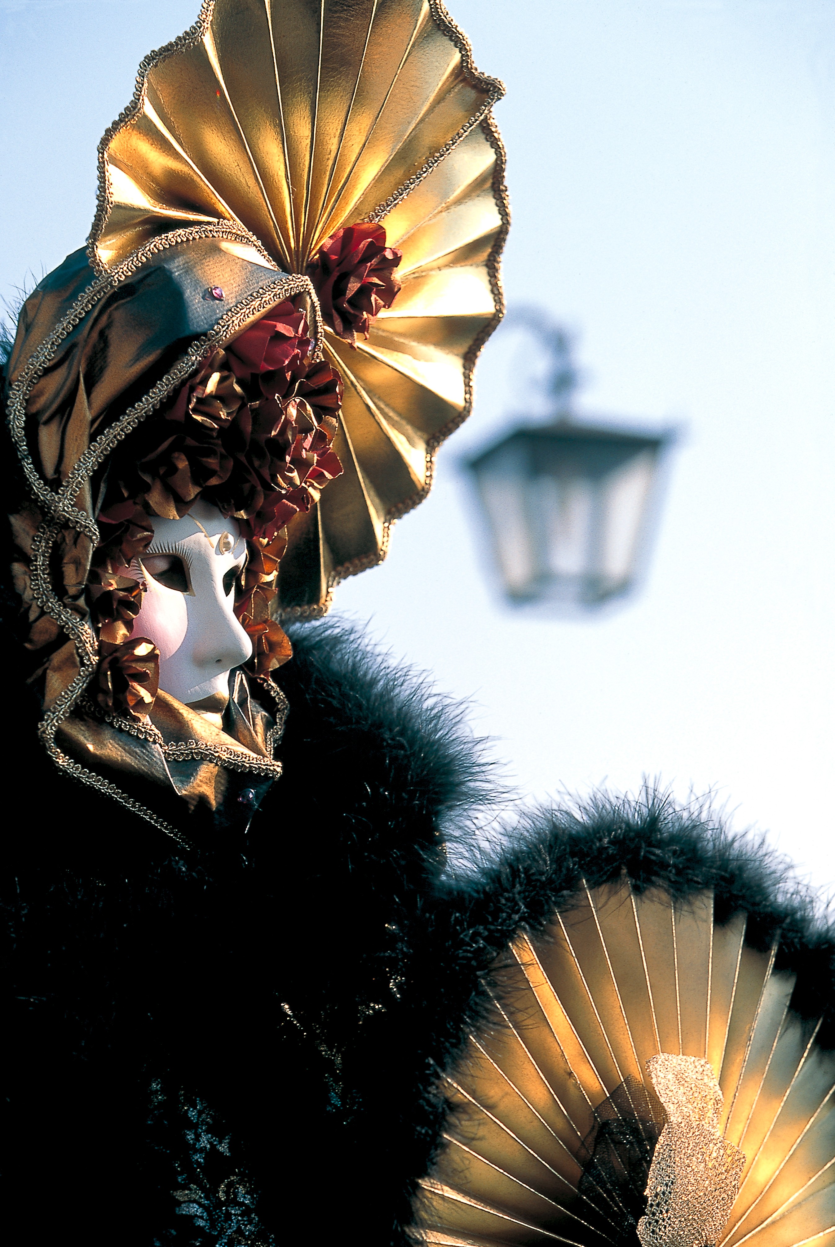 Dominique Leroy, Carnaval de Venise. Une femme en or Dominique Leroy, Carnaval de Venise. Une femme en or