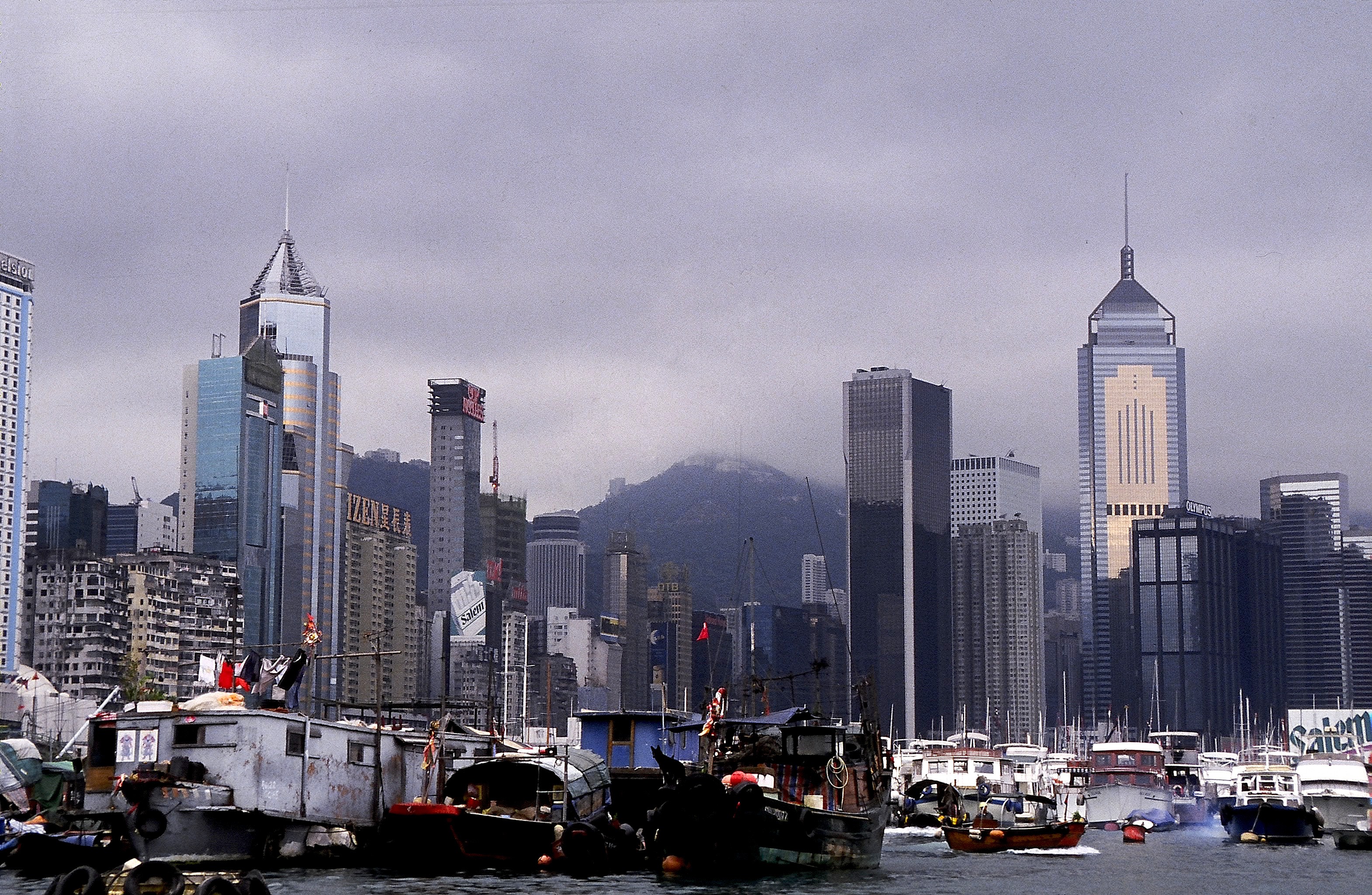 Dominique Leroy, Port de Hong Gong. Chine Dominique Leroy, Port de Hong Gong. Chine