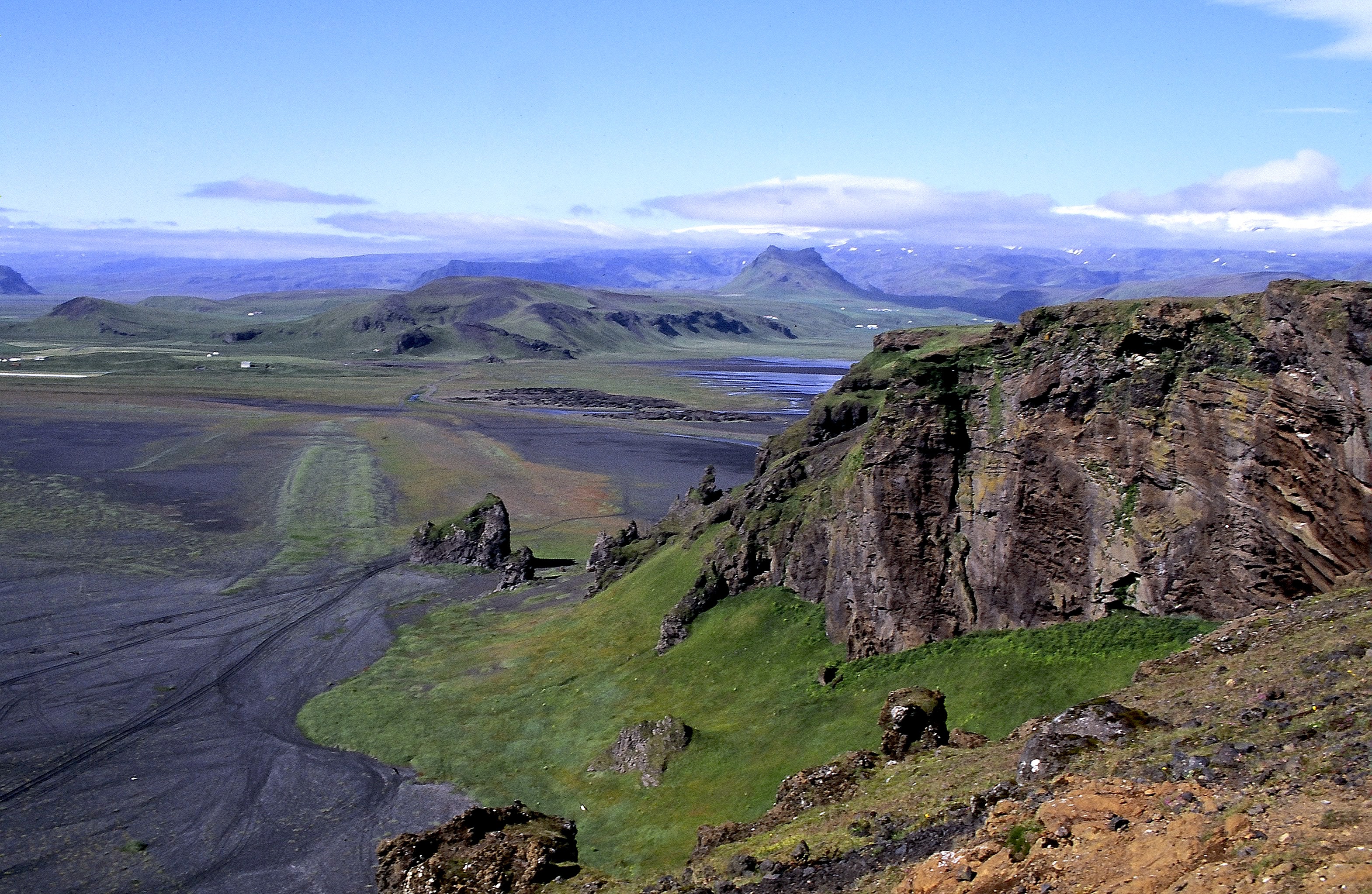 Dominique Leroy, Terre de volcans. Islande Dominique Leroy, Terre de volcans. Islande