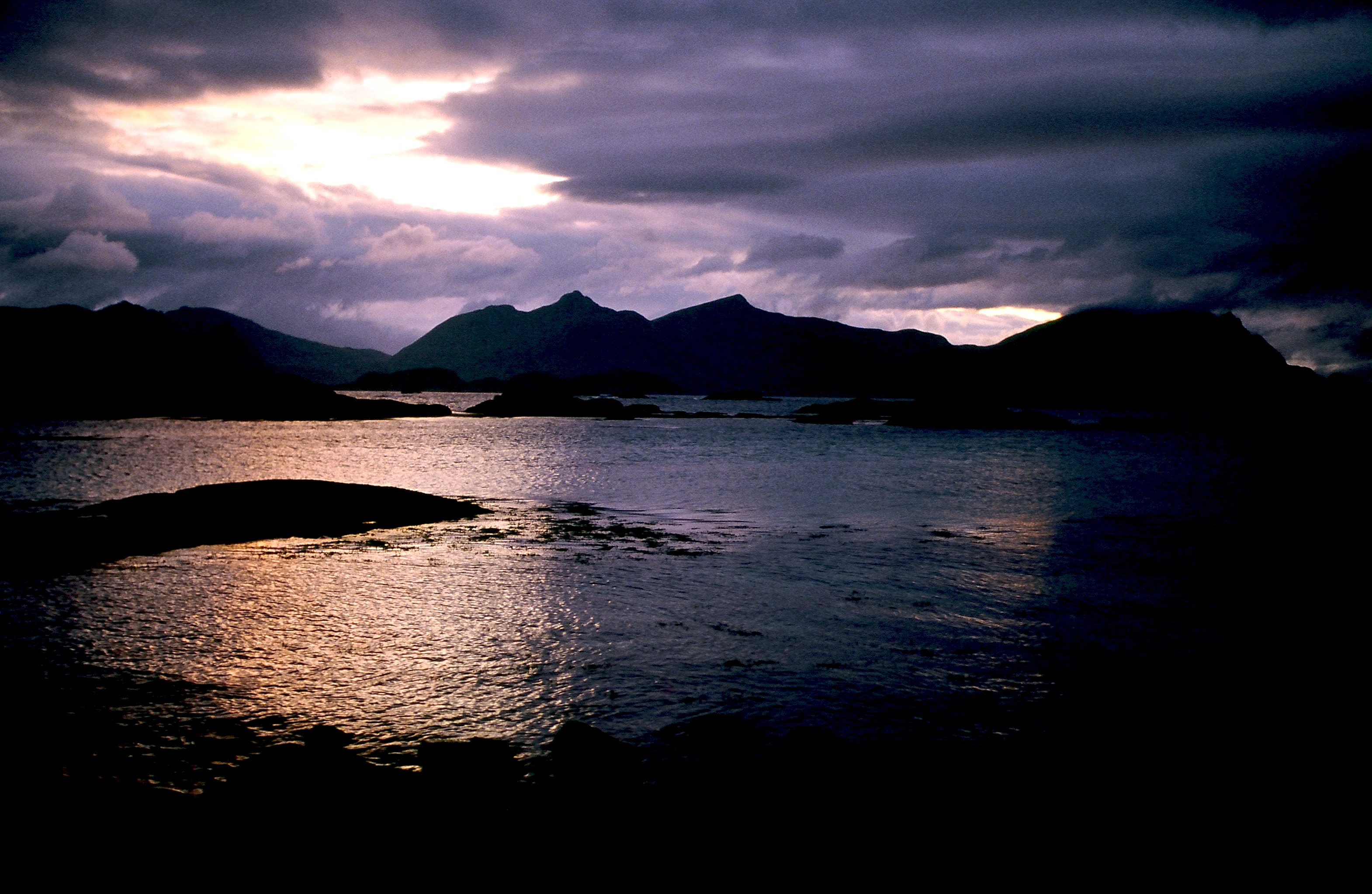 Dominique Leroy, Coucher de soleil sur les îles Lofoten Dominique Leroy, Coucher de soleil sur les îles Lofoten