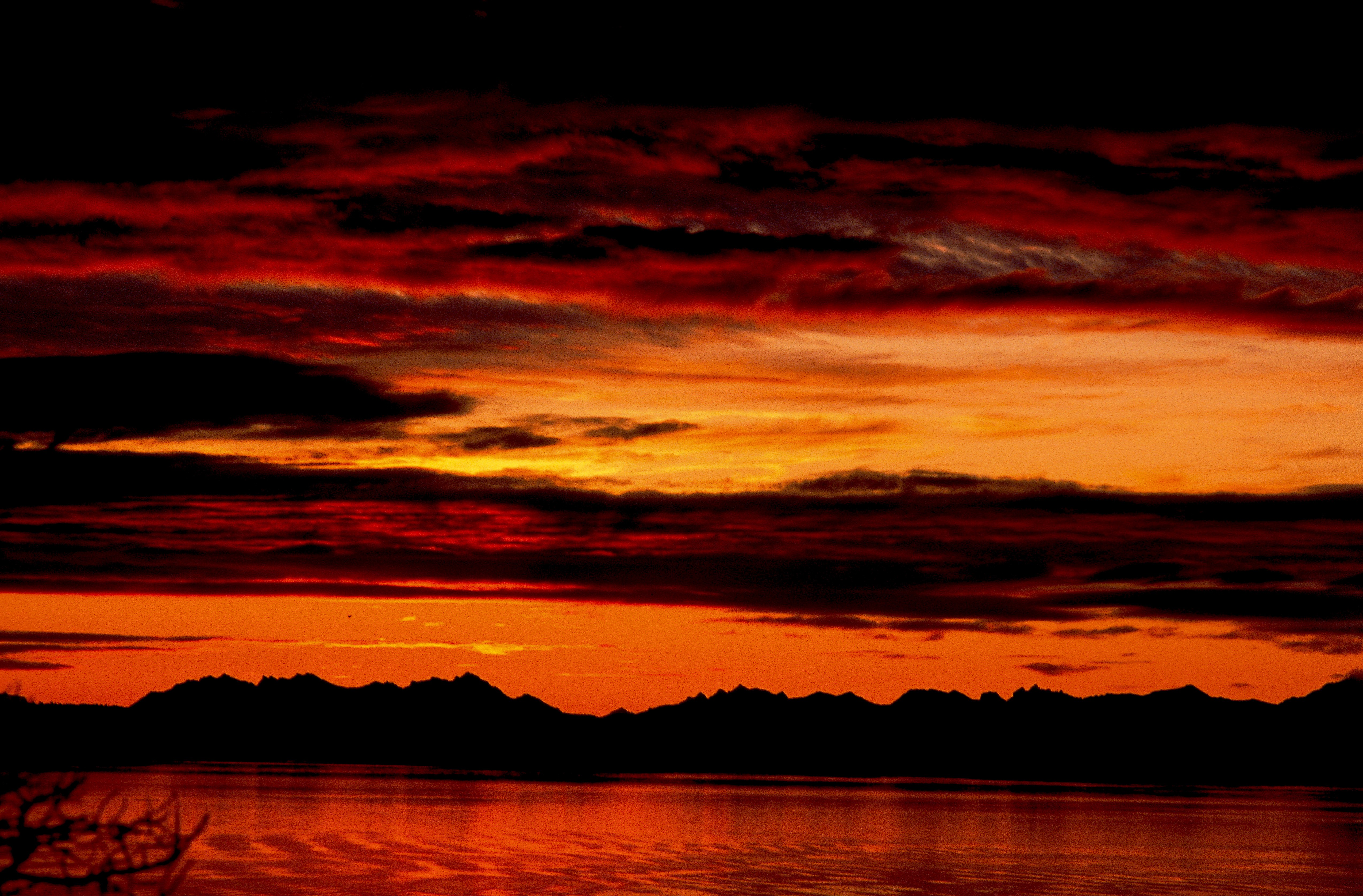 Dominique Leroy, Soleil de minuit. îles Lofoten Dominique Leroy, Soleil de minuit. îles Lofoten