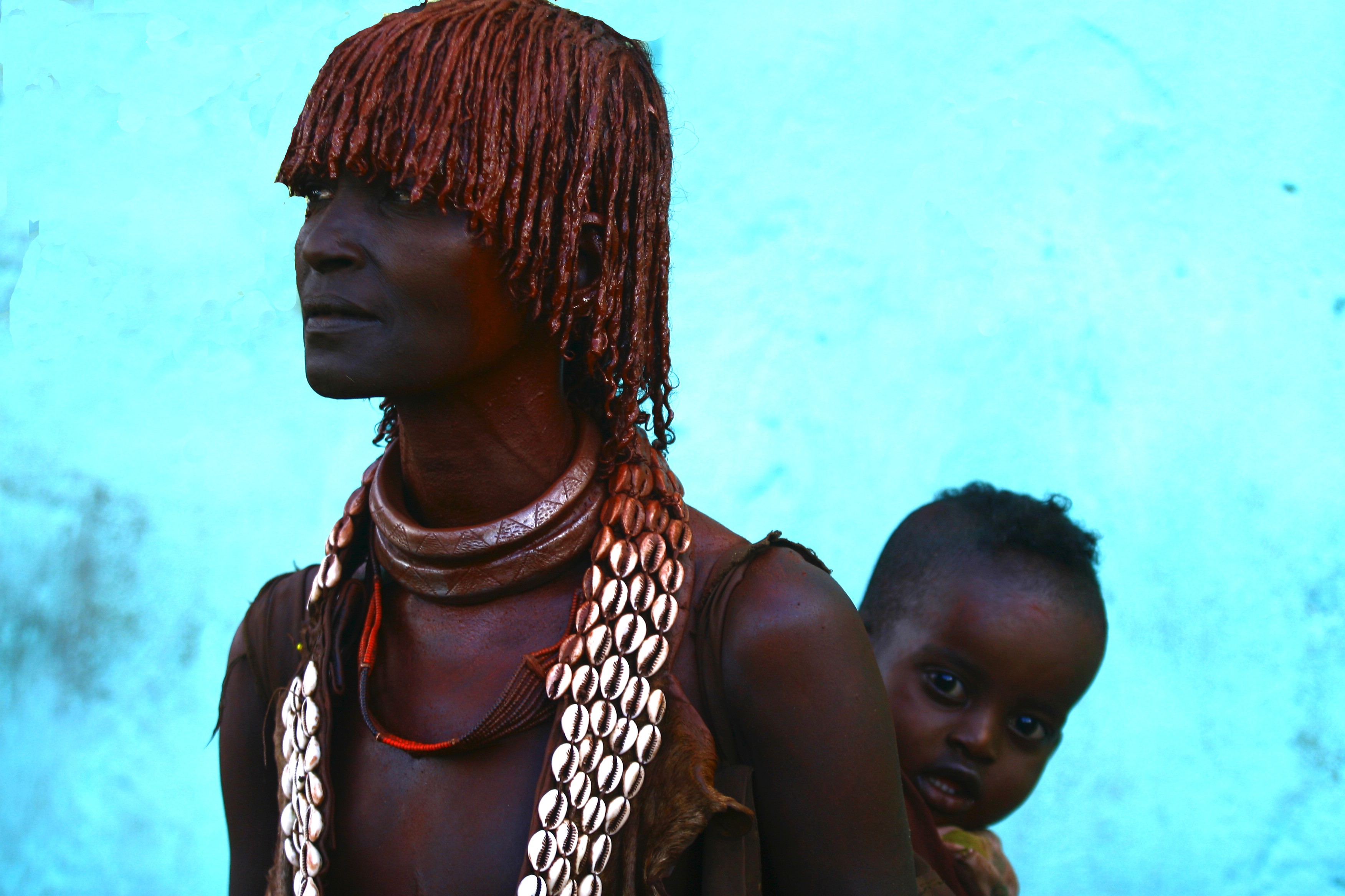 Dominique Leroy, Femme Hamer et son enfant. Ethiopie Dominique Leroy, Femme Hamer et son enfant. Ethiopie
