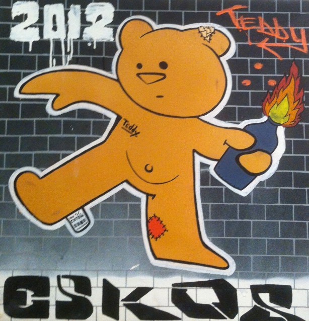Eskos, Teddy Eskos, Teddy