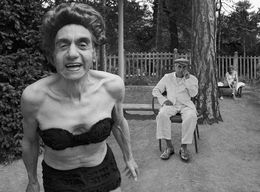 Looking for the Masters in Ricardo's Golden Shoes #52 (Tribute to William Klein), Catherine Balet
