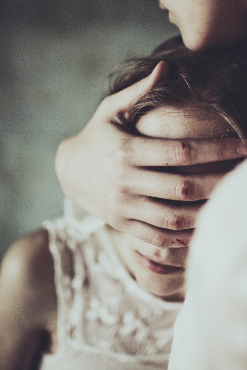 Laura Makabresku, Consolation Laura Makabresku, Consolation