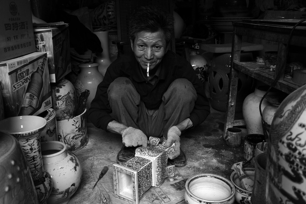 Feng Hatat, Restaurateur de porcelaine Feng Hatat, Restaurateur de porcelaine