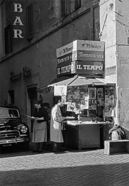 Fotografien, Le Ultimissime della notte, 1955. (Au petit matin, les toutes dernières nouvelles), Fabrizio La Torre