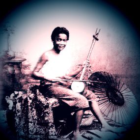 Fotografien, Jeune femme thaïlandaise jouant de la basse de violon, The opium smoking white elephant