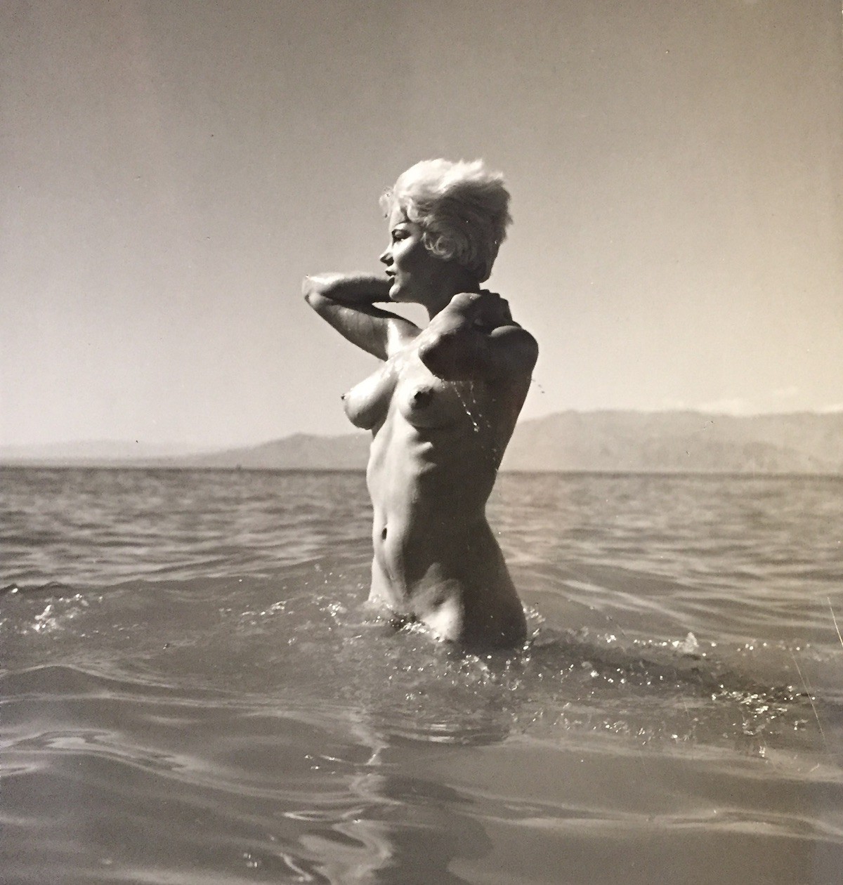 André de Dienes, Nu à la mer André de Dienes, Nu à la mer