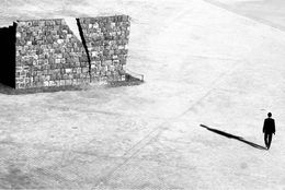 Fotografía, Walker, Paris.  Mundo da Sombras Series, Guilherme Licurgo