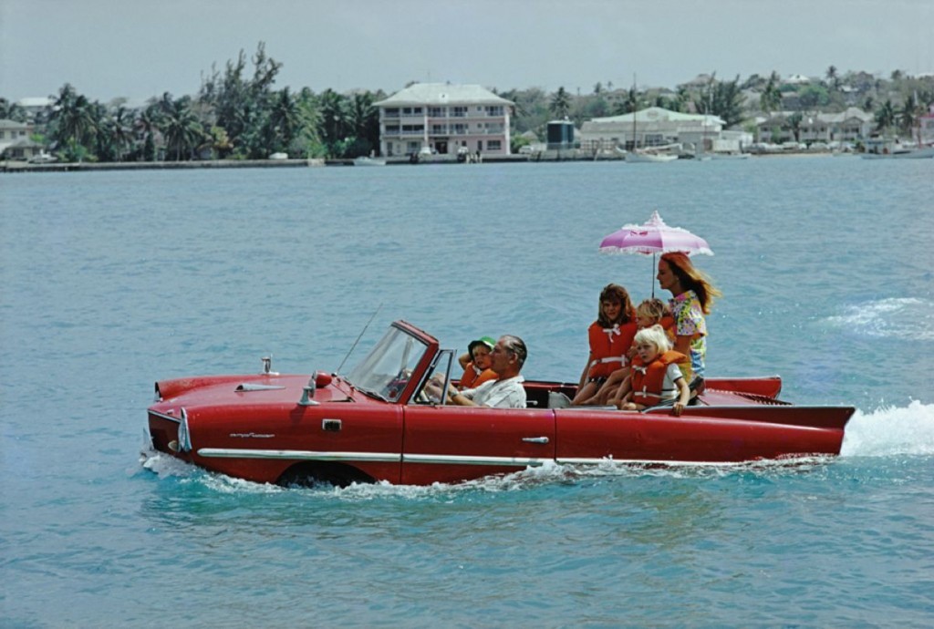 Slim Aarons, Sea Dive - 1967 Slim Aarons Limited Edition Estate Stamped Print Slim Aarons, Sea Dive - 1967 Slim Aarons Limited Edition Estate Stamped Print