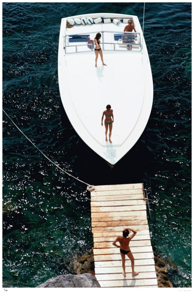 Slim Aarons, Speedboat Landing - 1973 Slim Aarons Limited Edition Estate Stamped Print Slim Aarons, Speedboat Landing - 1973 Slim Aarons Limited Edition Estate Stamped Print