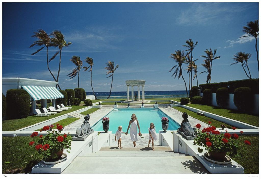 Slim Aarons, Neo-Classical Pool - 1985 Slim Aarons Limited Edition Estate Stamped Print Slim Aarons, Neo-Classical Pool - 1985 Slim Aarons Limited Edition Estate Stamped Print